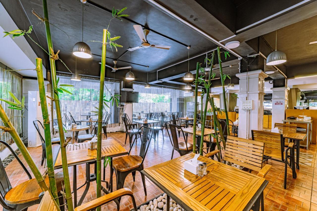 Hotel Athome , Whitefields, Kondapur Χιντεραμπάντ Εξωτερικό φωτογραφία