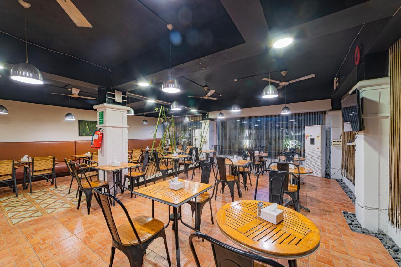 Hotel Athome , Whitefields, Kondapur Χιντεραμπάντ Εξωτερικό φωτογραφία